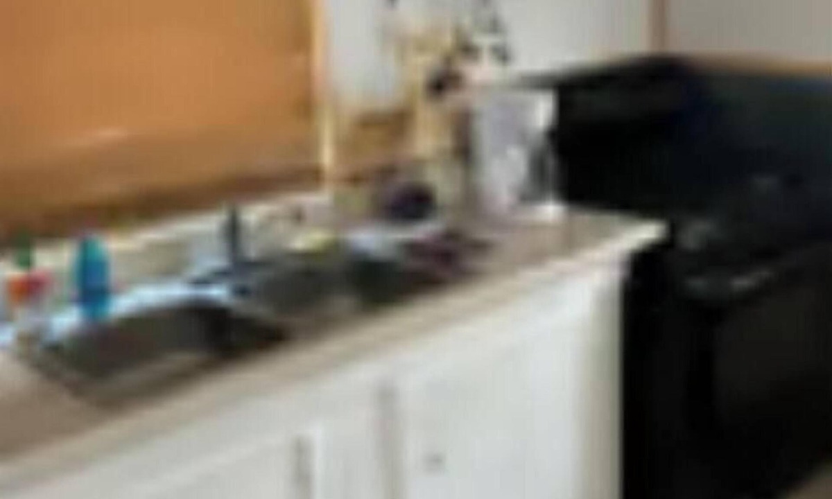 Tulelake RV Rental | Lodging 6, Queen, full kitchen with necessities and hot water