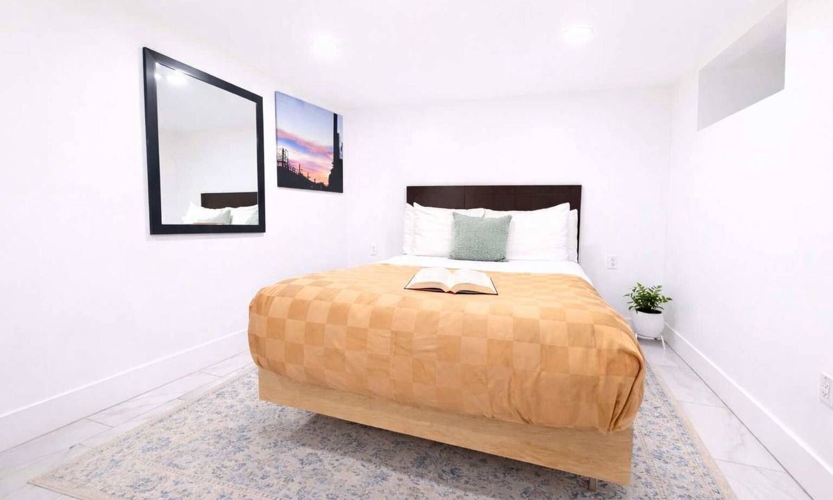 West Philadelphia Apartment | Lodgyy - Chic Double-bed Suite
