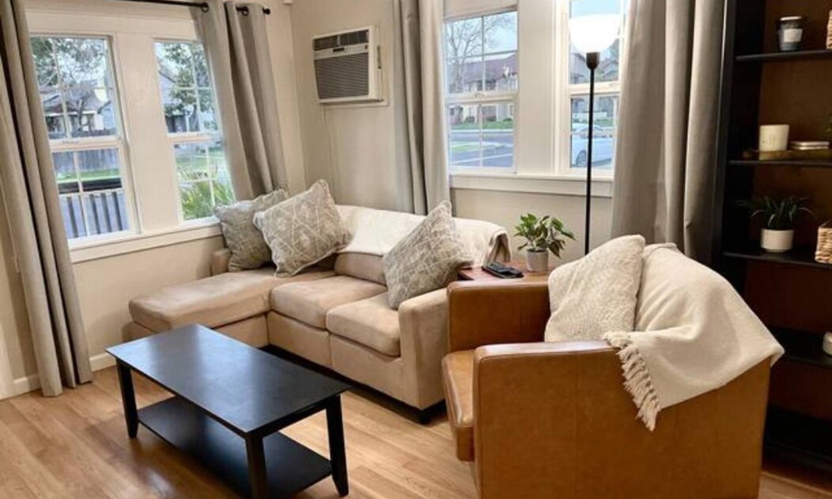 Lodi House | Lodi Lounge