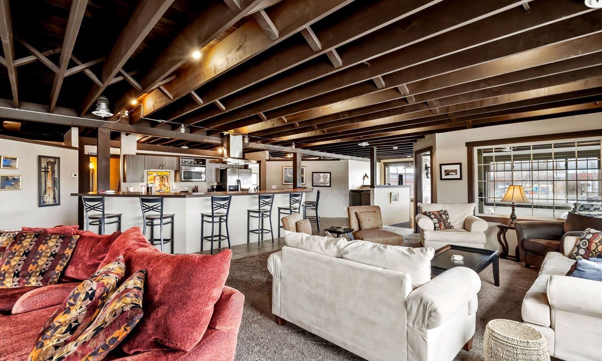 Great Falls Apartment | Loft @ 5th & Wine