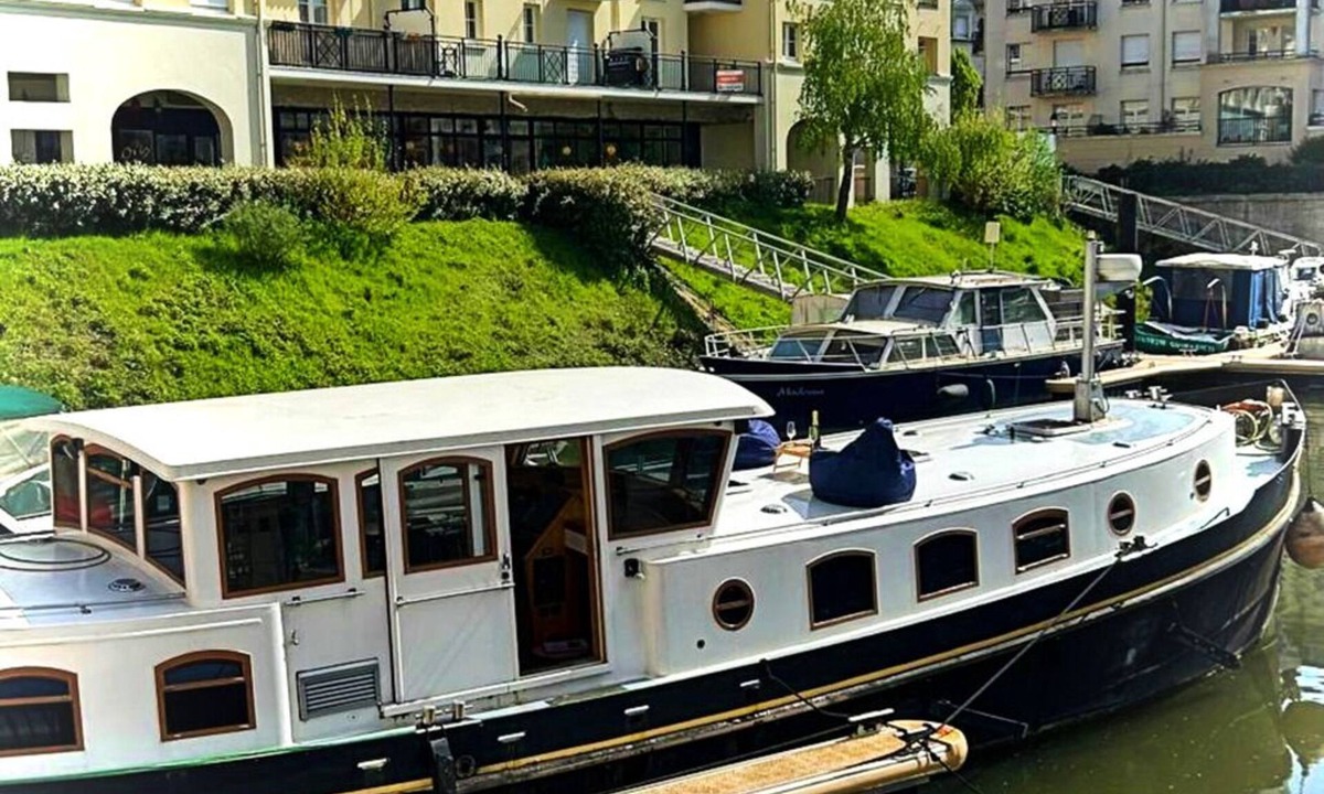 Cergy Boat Rental | Loft Avec Balneo sur l eau