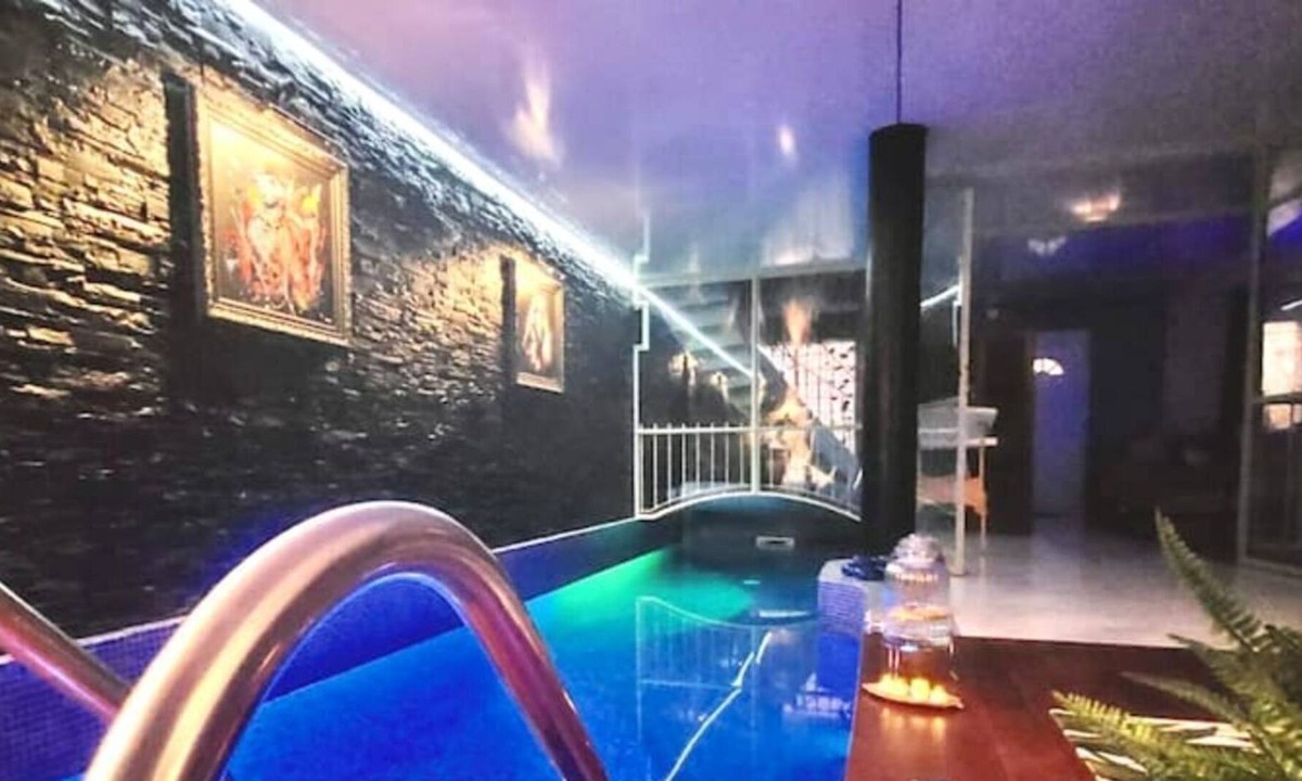 Rodez Apartment | Loft Avec Piscine Privé Intérieure Chauffée, Rodez
