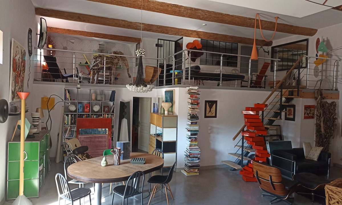 Saint-Jean-de-Vedas Apartment | Loft, Design collection, artist's studio, 15' from beaches and Montpellier center