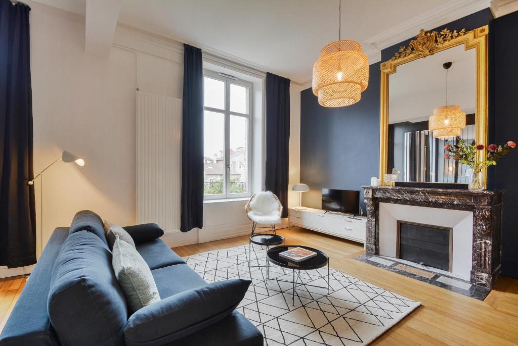 Poincare - Foch - Anatole France - Croix de Bourgogne Apartment | Loft Doryan ! Blue Haussmannien - Centre Gare - Excelsior - 2 à 4 pers
