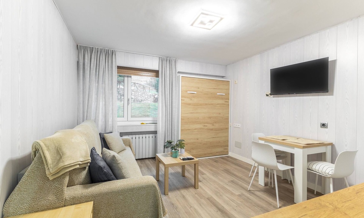 Cerezo de Arriba House | Loft in La Pinilla, Direct Ski Slope Access and Mountain Views