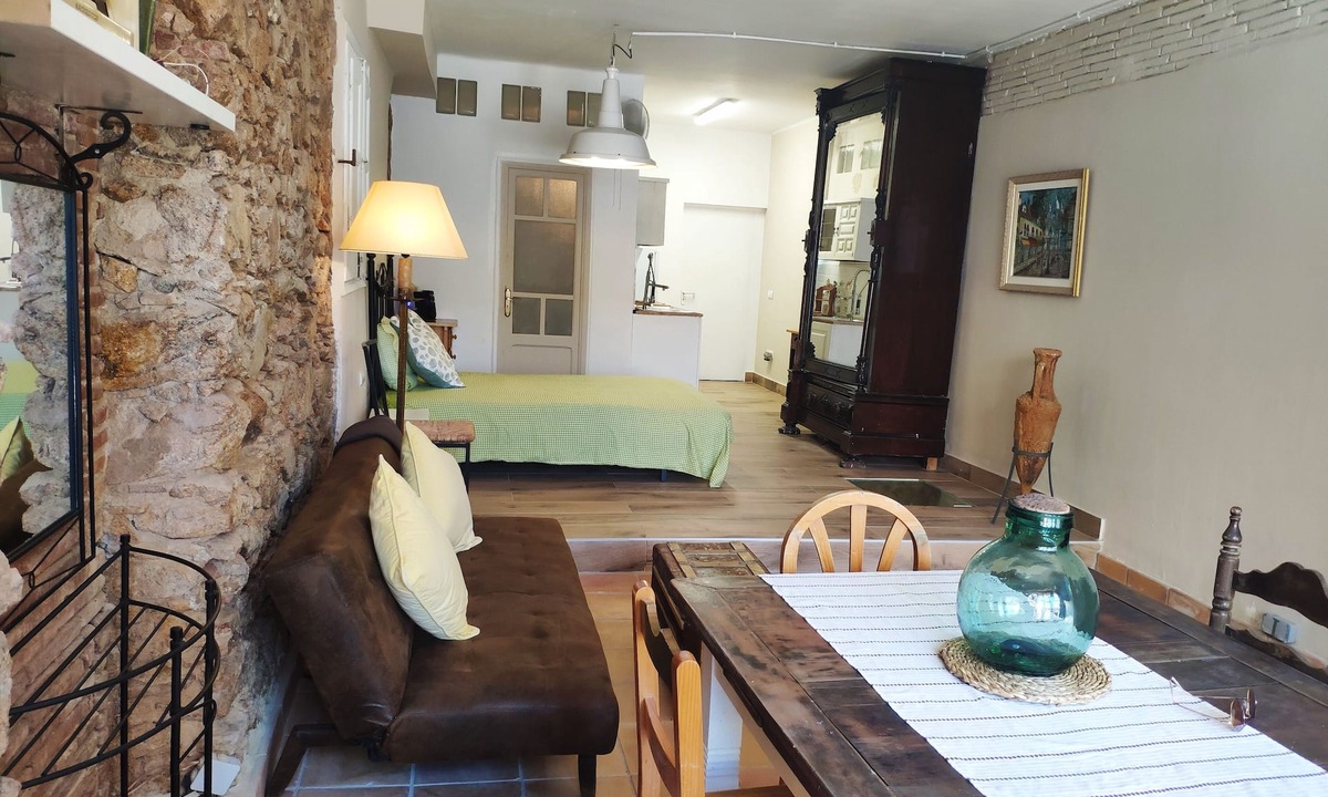 Sant Feliu de Guixols Apartment | Loft LOVE, charming, cozy, comfortable, centrally located, king bed (2-4 pax).