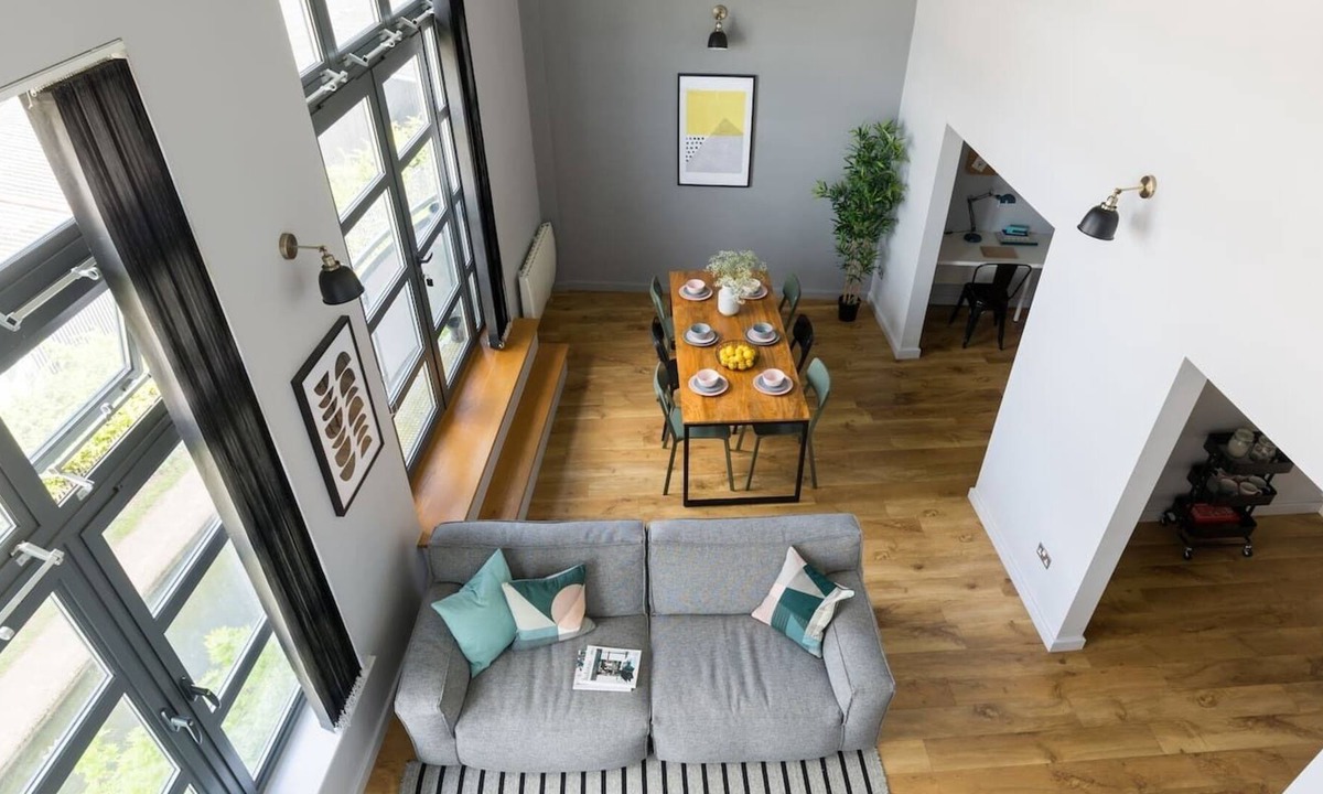 Coventry Apartment | Loft Penthouse Canalview Gated