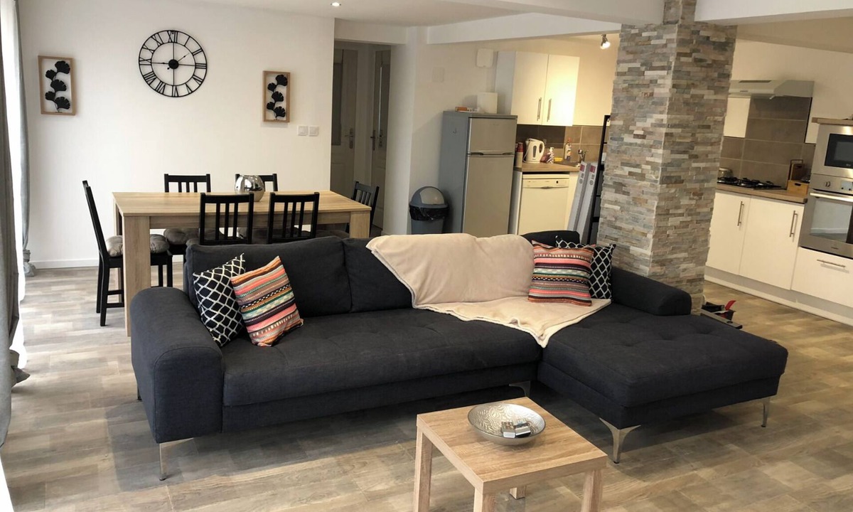 Laplume Apartment | LOFT PRIVILÈGE. air conditioning garage