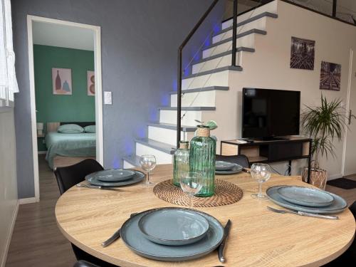 Bourg-Saint-Christophe Apartment | Loft, Studio and Love Rooms