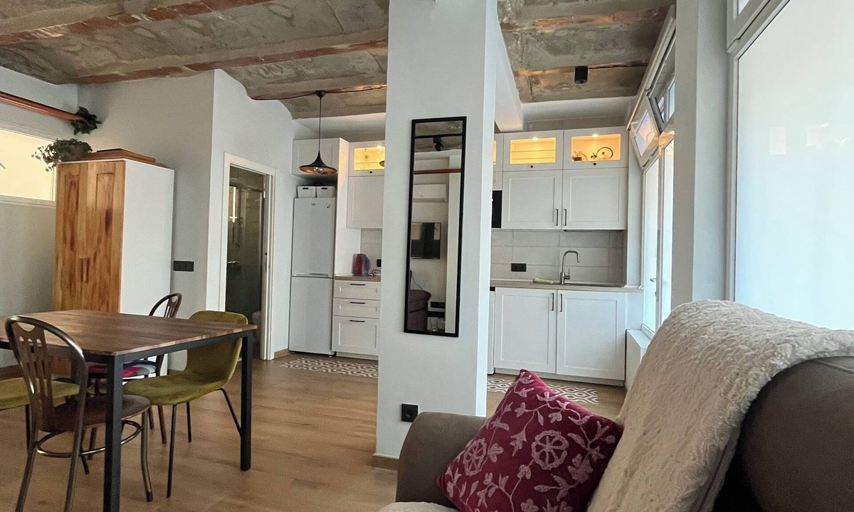 San Isidro Apartment | Loft Studio on the Madrid Río promenade.