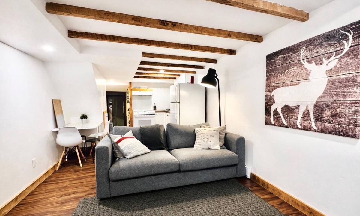 Boischatel Apartment | Loft The Montcalm 2 min Falls Free Parking