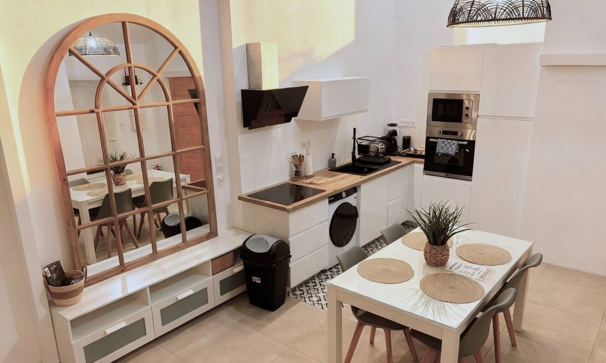 Saint-Gregoire House | Loft with Private Pool, Jacuzzi, AC & Garden – Peaceful Countryside