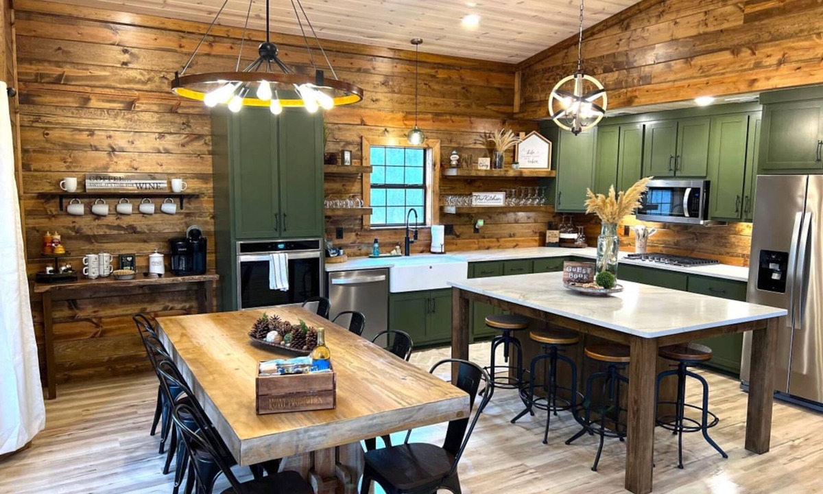 Broken Bow Apartment | Lofted Pines Hot Tub Arcade Air Hockey