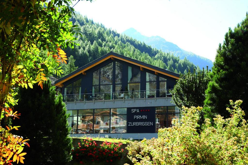 Saas Almagell Hotel | Loftsuite Hotel Saas