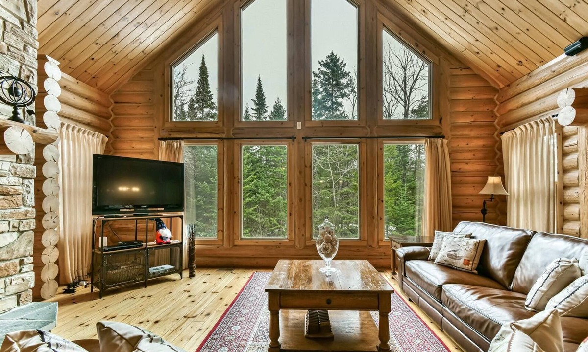 Fiddler Lake Resort Cabin | Log cabin 4 bdrms, spa, indoor& outdoor pool, lake beach, Fiddlerlake resort