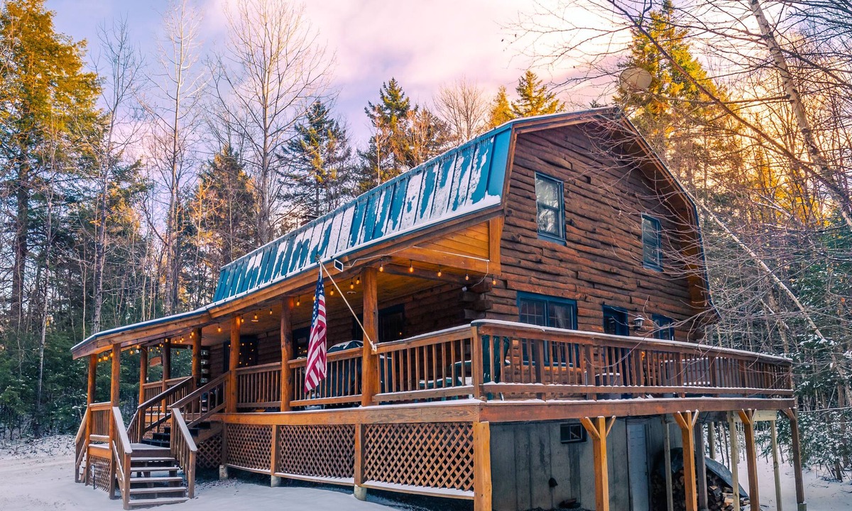 Mount Holly Cabin | Log Cabin+ 5 Min to Ski Okemo! + Hot Tub!