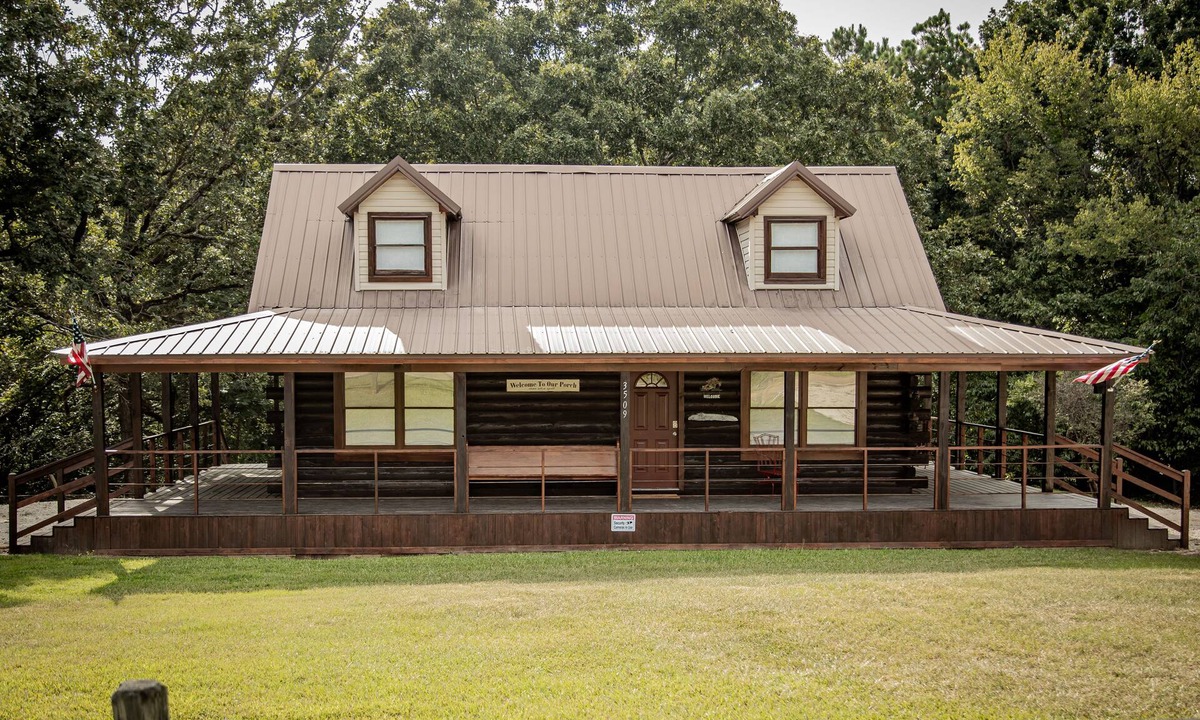 Oxford Cabin | Log Cabin at Sardis Lake