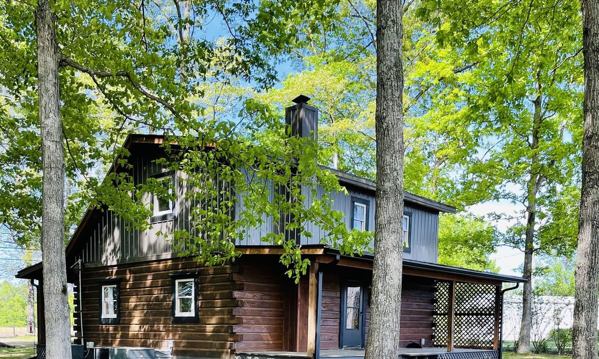 Cane Valley Cabin | Log Cabin by the lake