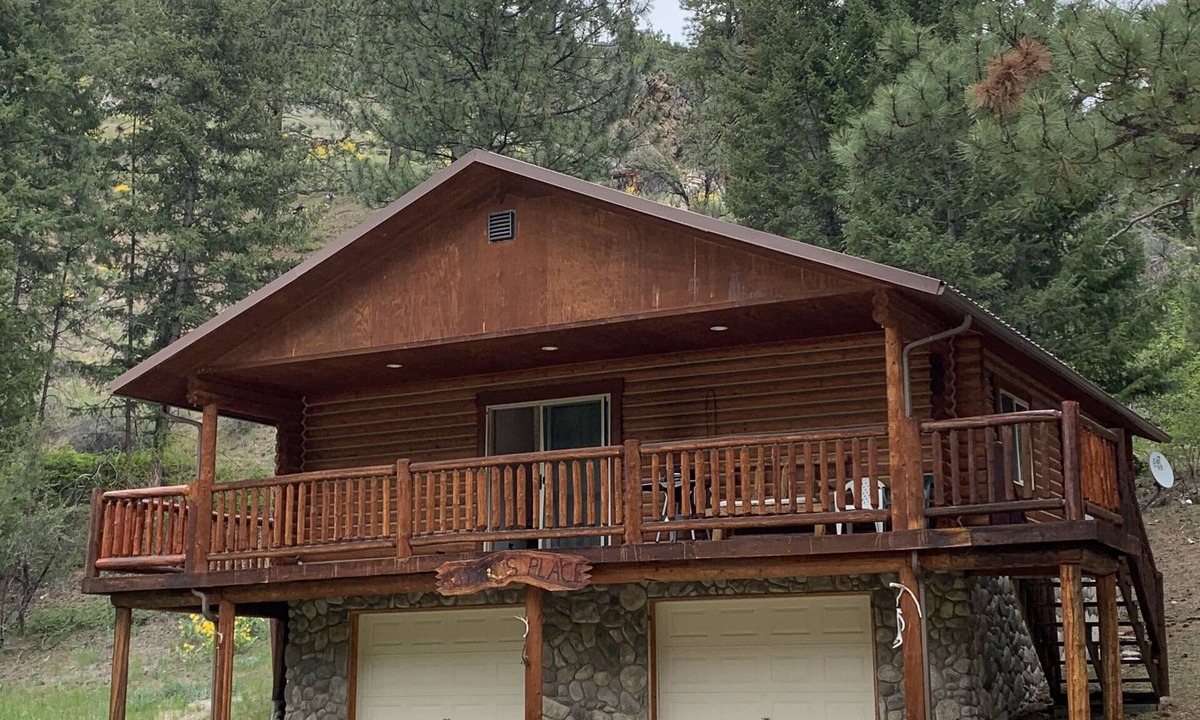 Conner House | Log cabin in the bitterroot mountains