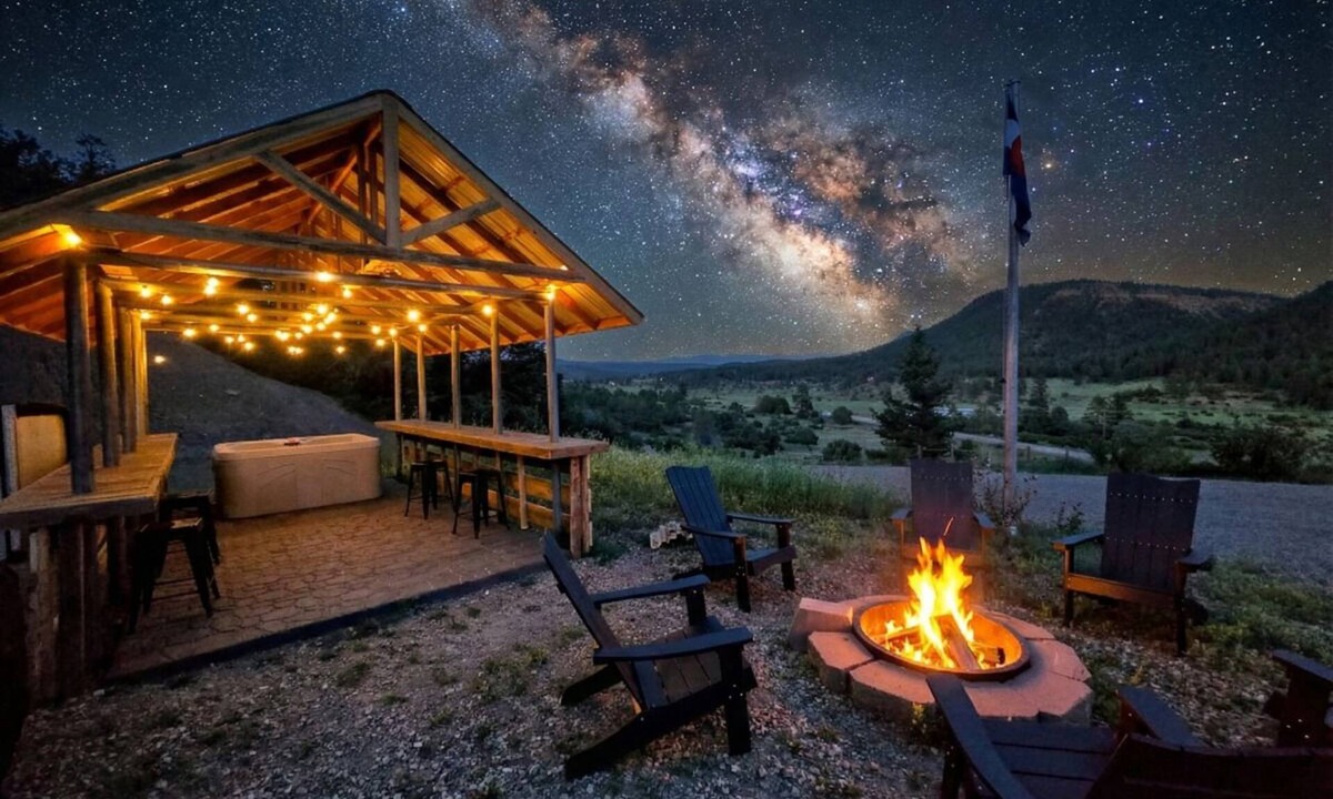 Pagosa Springs House | Log Cabin: National Forest Access, Hot Tub, Pets