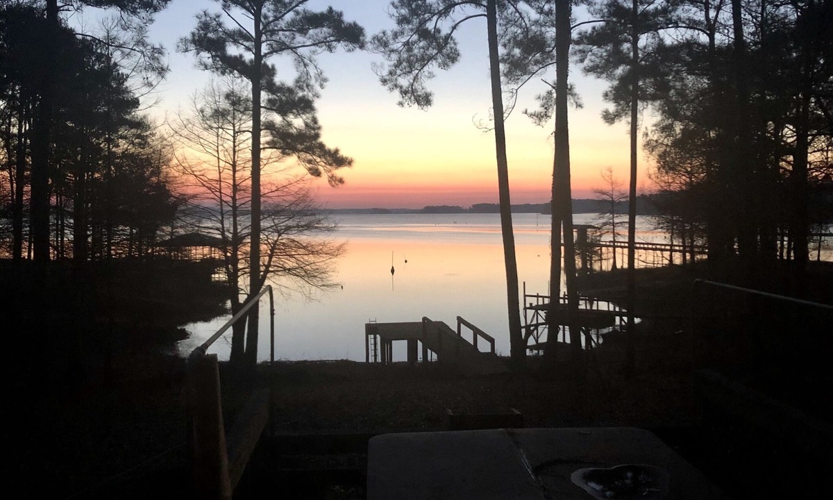 Milam House | Log Cabin on Lake Front Property! New Spa! New Grill! We have internet!