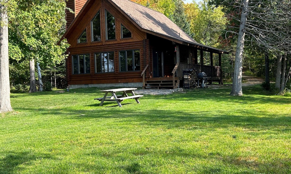 Remer Cabin | Log Cabin on Private Lakefront - Thunder Lake