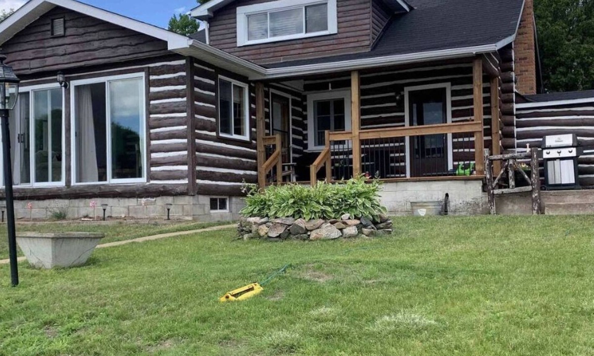 Golden Lake Cottage | Log Cabin on the Beach
