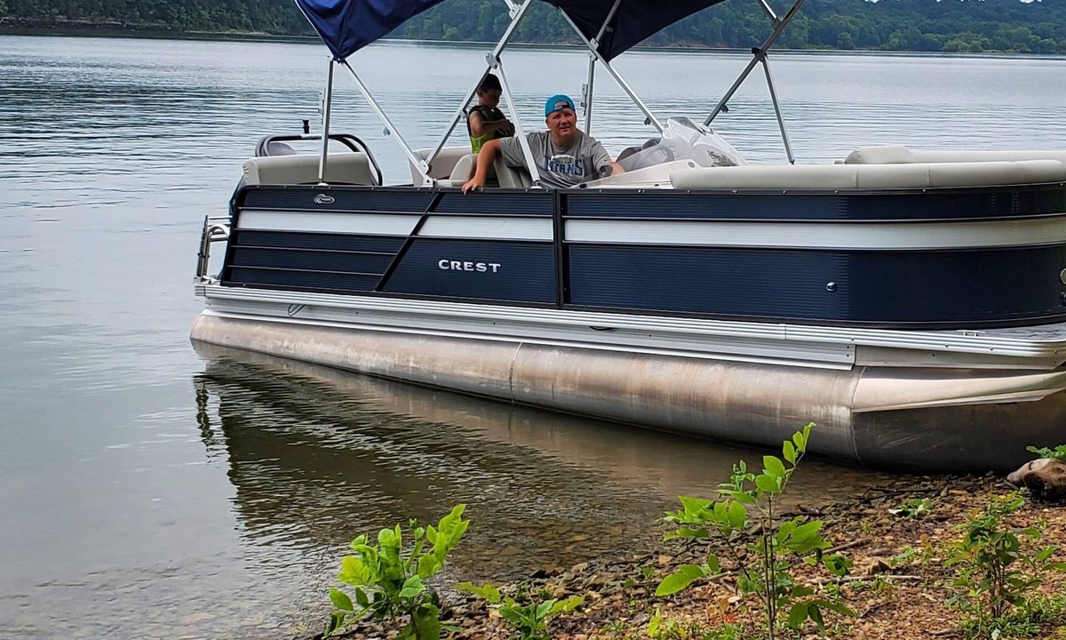 Scottsville Cabin | Log Cabin on the Lake