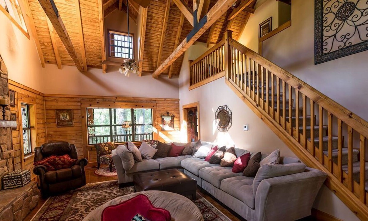 Baker Cabin | Log Cabin on the River