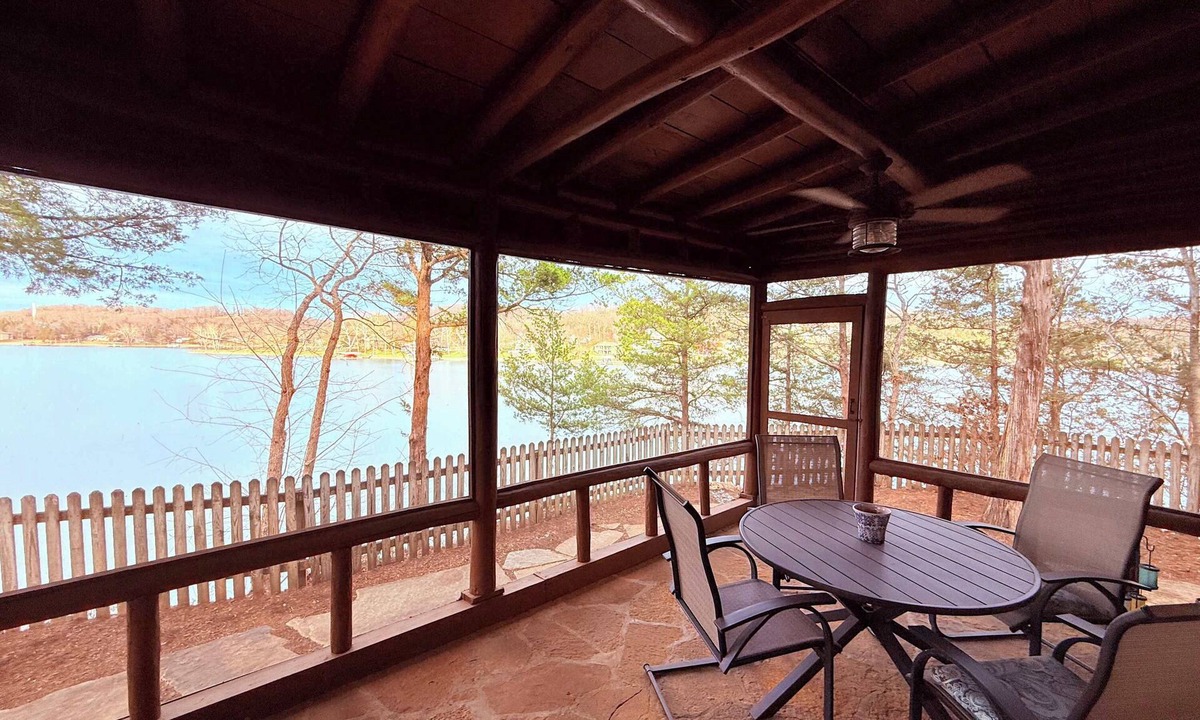 Camdenton House | Log Cabin Retreat Two Cabins, One Stay