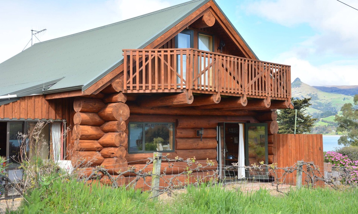 Port Levy House | Log Cabin Vacation Retreat