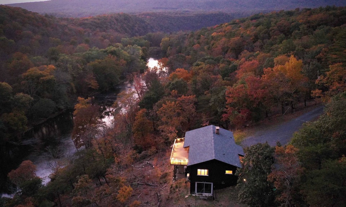 Great Cacapon Cabin | Log Cabin w/Fireplace, EV Station & River Access