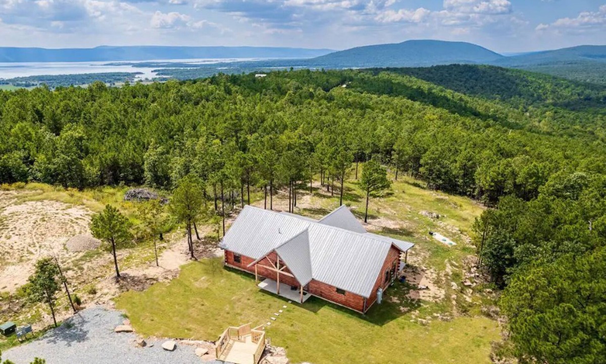 Tuskahoma Cabin | Log Cabin with Million Dollar View! “The Time Out” Secluded property