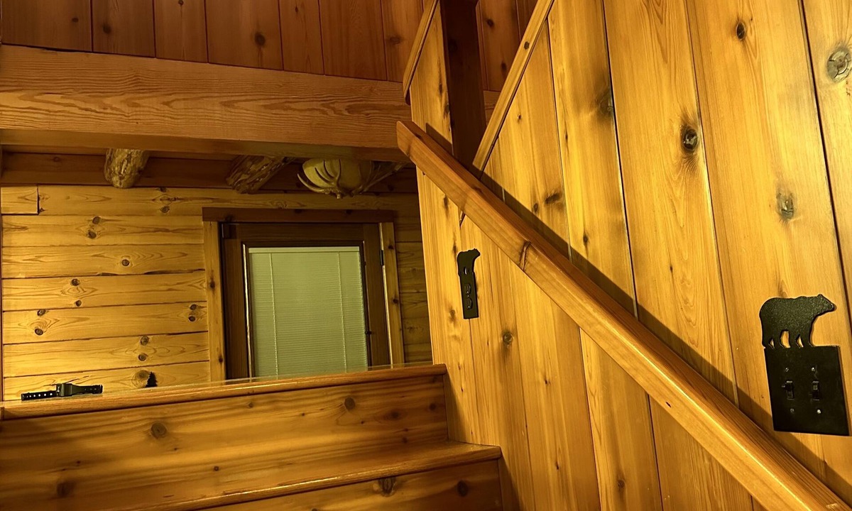 Roxbury House | Log Home in Catskill NY.