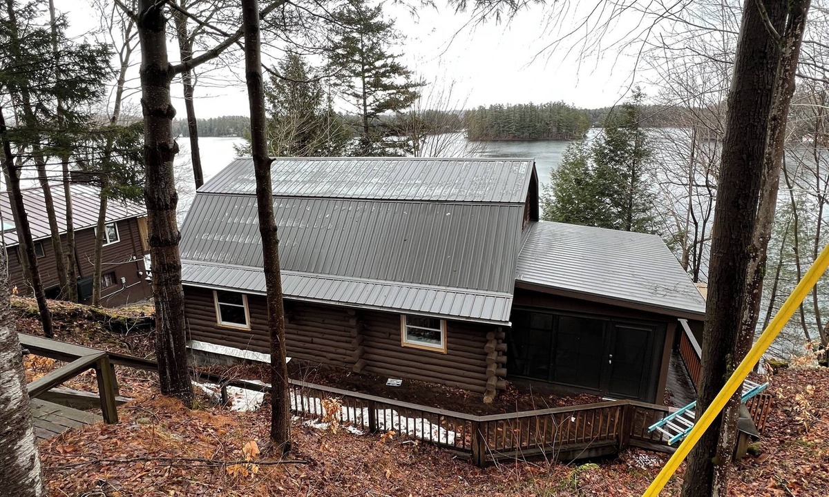 Woodgate House | Log home on White Lake: Dog Friendly!