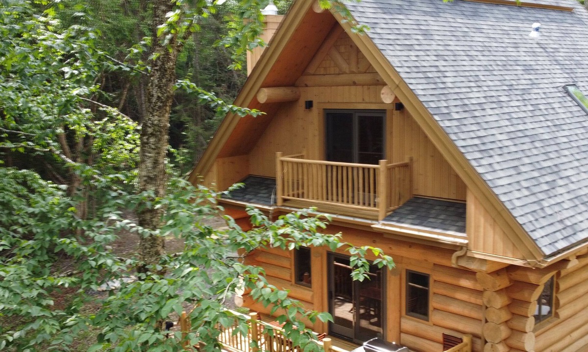 La Minerve Ski Chalet | Log Home ♥ Privacy ✦ Natural Lake ☼ Fireplace ♡ Sauna ☼ BBQ ☼ Balcony