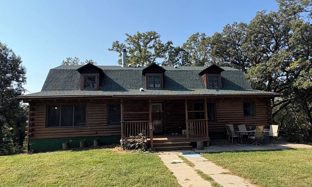 Coon Rapids House | Log House at Whiterock Conservancy