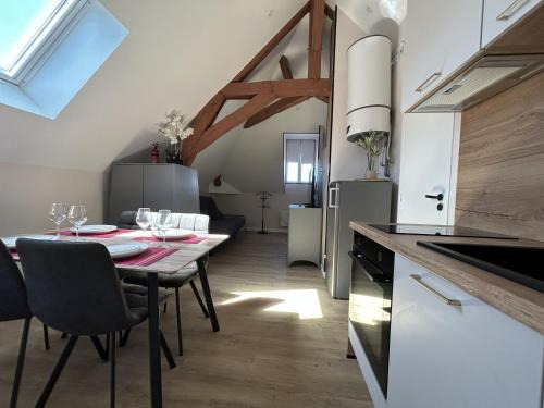 Amboise Apartment | Logement climatisé avec cuisine équipée