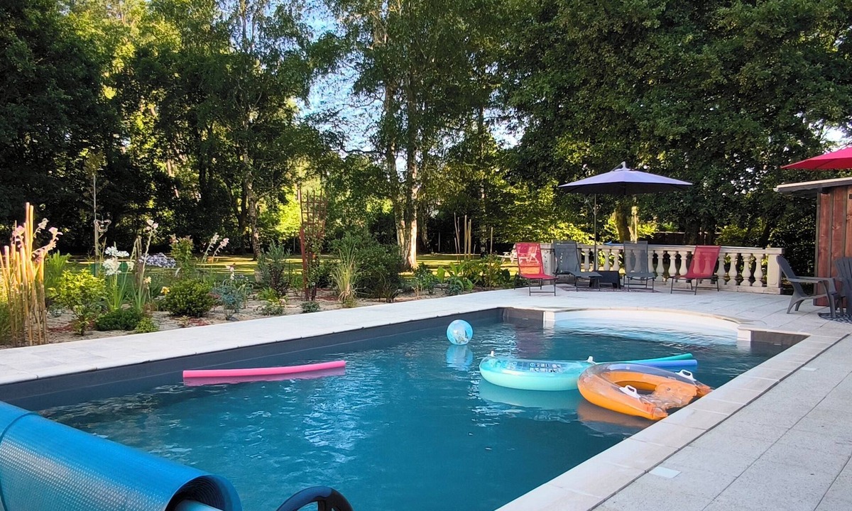 Parentis-en-Born House | Logement Cosy Proche de Toutes Commodités au Calme, Forêt, Lac, Piscine, Vélos,