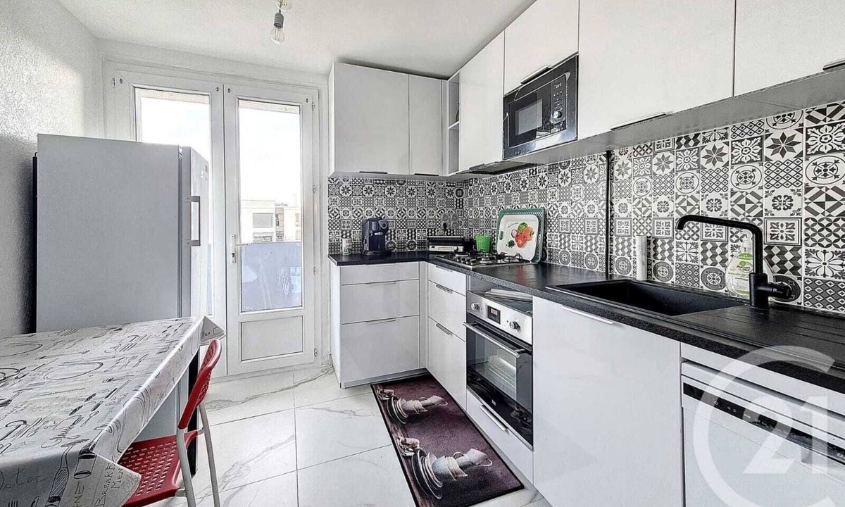 Lemasson Apartment | Logement est Spacieux et Unique Place de Parking Gratuit ,tram a Proximité ect