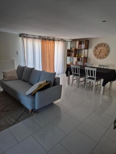 Venouse Apartment | Logement indépendant au rdc d'une maison