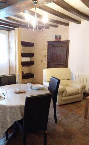 Bernay-en-Champagne Apartment | Logement indépendant, confort, adapté pro et tourisme