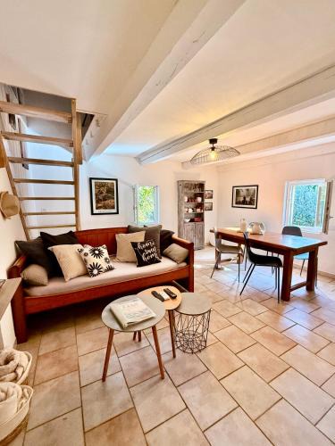 Bagard House | Logement rénové avec jardin privé et clôturé