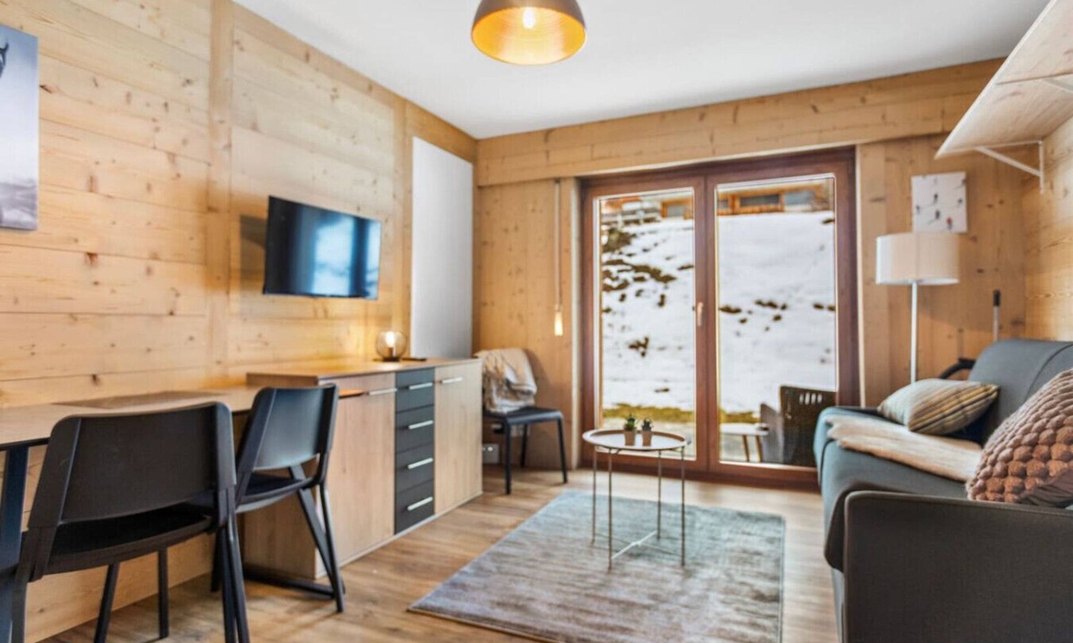 Vercorin Apartment | Logement rénové proche remontées, Idéal famille