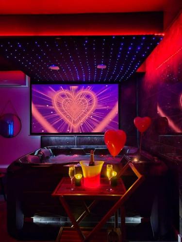 Vieille-Toulouse Apartment | Logement Romantique Jacuzzi spa