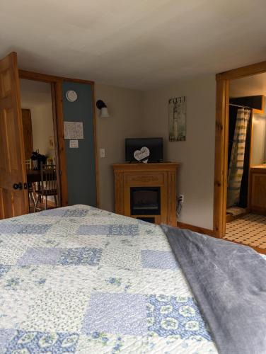 Caroga Lake Hotel | Logged Inn