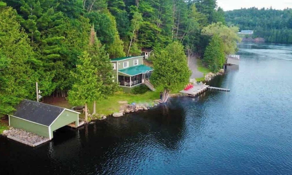Greater Madawaska House | Loggers Lodge an Anglers Retreat