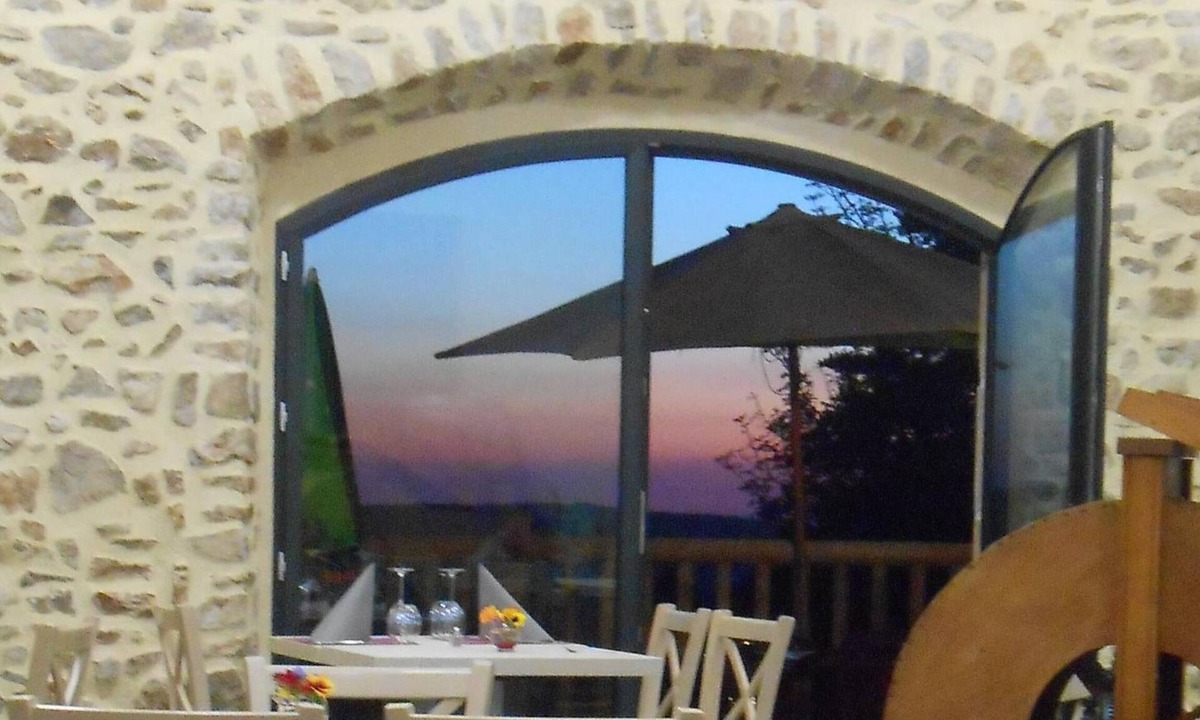 Saint-Bonnet-le-Froid Hotel | Logis Auberge des Myrtilles