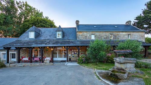 Douarnenez Hotel | Logis- Auberge De Kerveoc'h