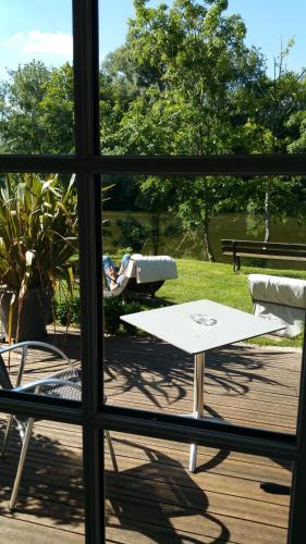 Velluire Hotel | Logis Auberge De La Riviere